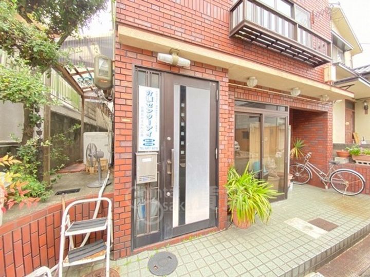 大阪府豊中市箕輪1丁目の賃貸アパートの玄関