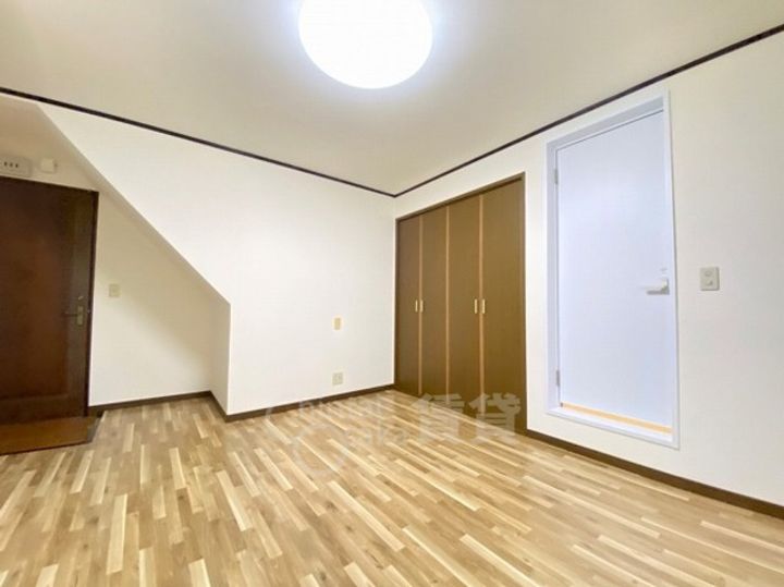 大阪府豊中市箕輪1丁目の賃貸アパートの居間