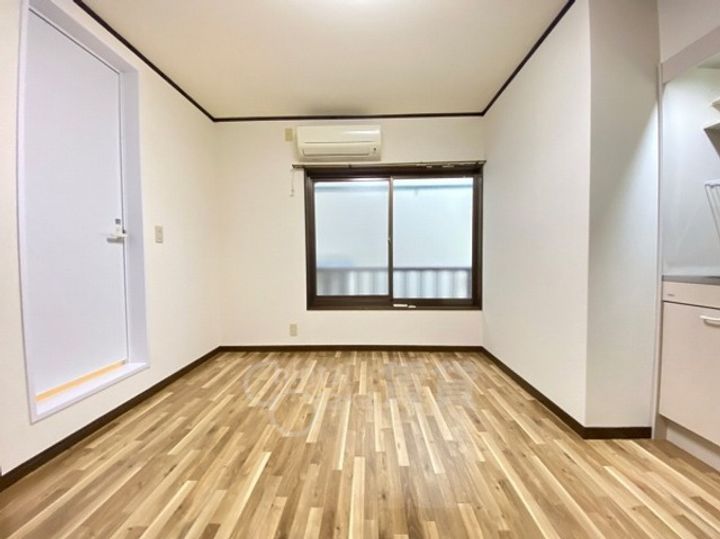 大阪府豊中市箕輪1丁目の賃貸アパートの居間