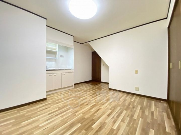 大阪府豊中市箕輪1丁目の賃貸アパートの居間