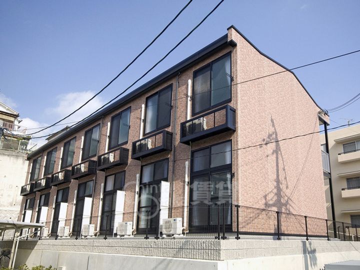 大阪府吹田市藤が丘町の賃貸アパートの玄関