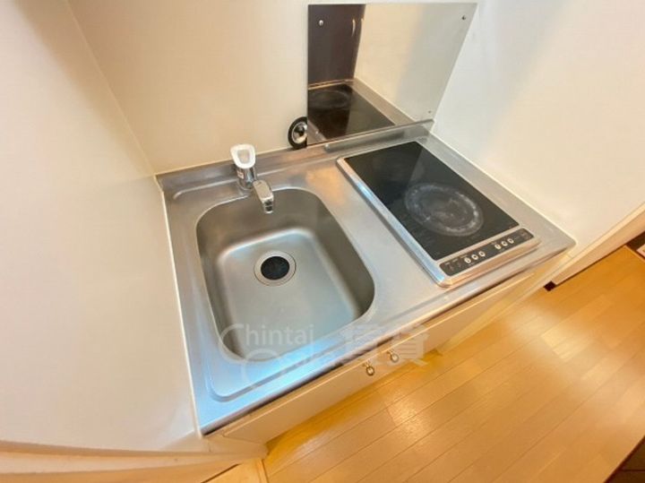 大阪府豊中市螢池東町4丁目の賃貸アパートのキッチン