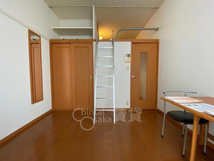 レオパレス原田の居間