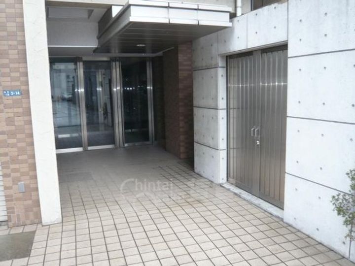 大阪府吹田市寿町1丁目(マンション)の賃貸物件の玄関