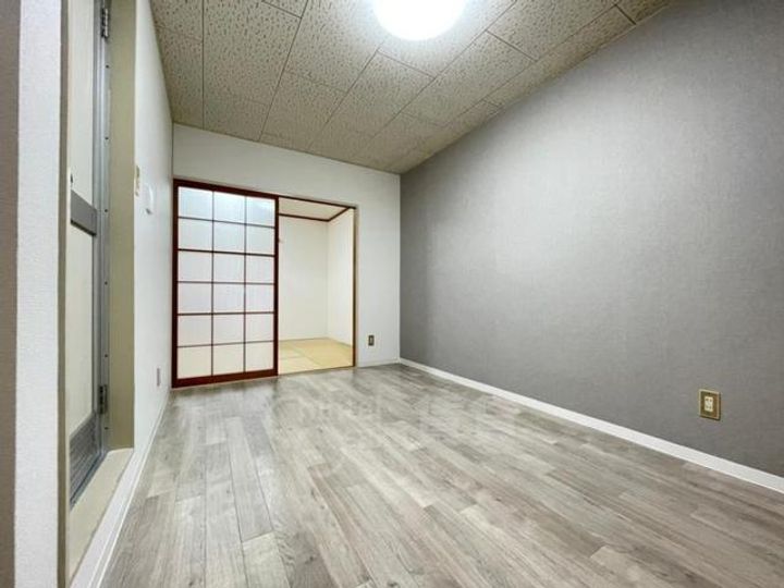 大阪府吹田市高浜町の賃貸マンションの居間