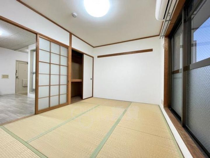 大阪府吹田市高浜町の賃貸マンションの居間