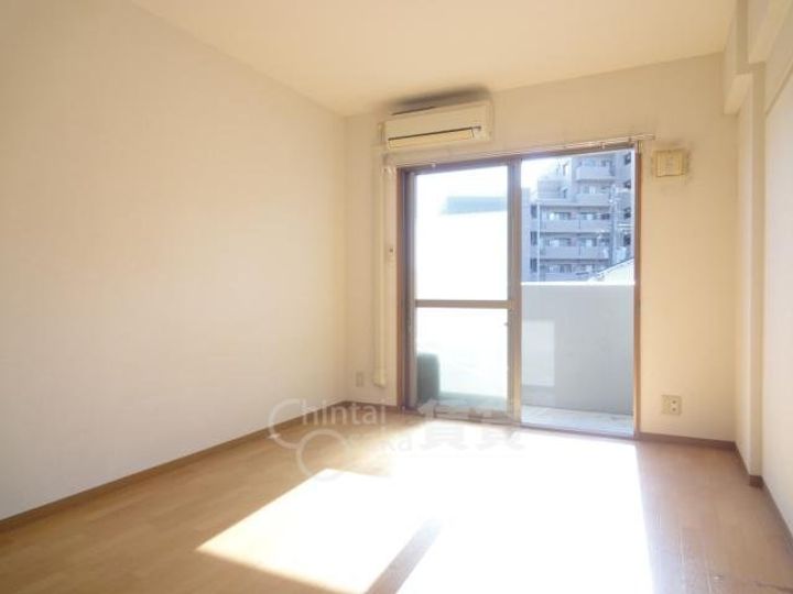 大阪府吹田市南高浜町の賃貸マンションの居間