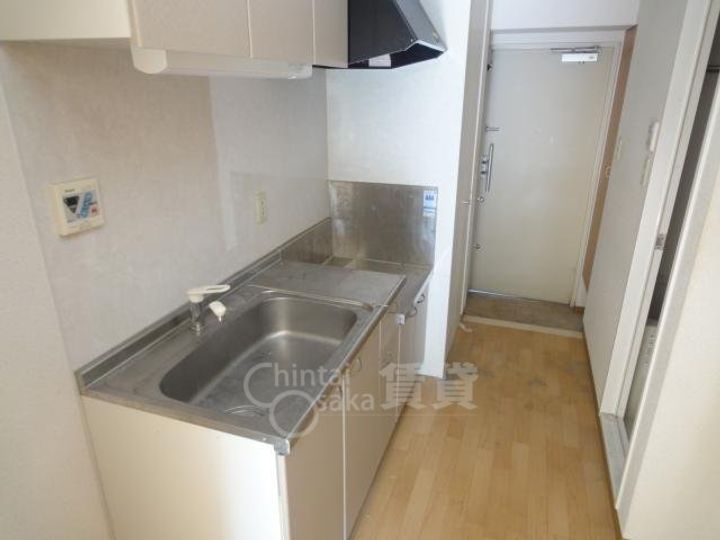 大阪府吹田市南高浜町の賃貸マンションの玄関