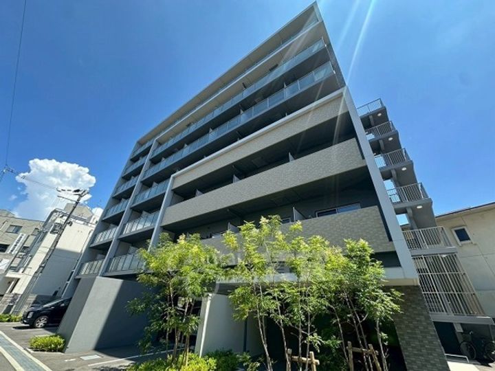 大阪府吹田市南金田2丁目の賃貸マンションの外観