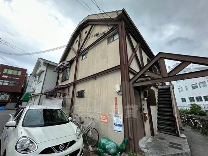 大阪府箕面市瀬川4丁目の賃貸アパートの外観