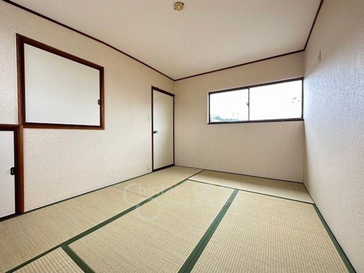 大阪府箕面市瀬川4丁目の賃貸アパートの居間