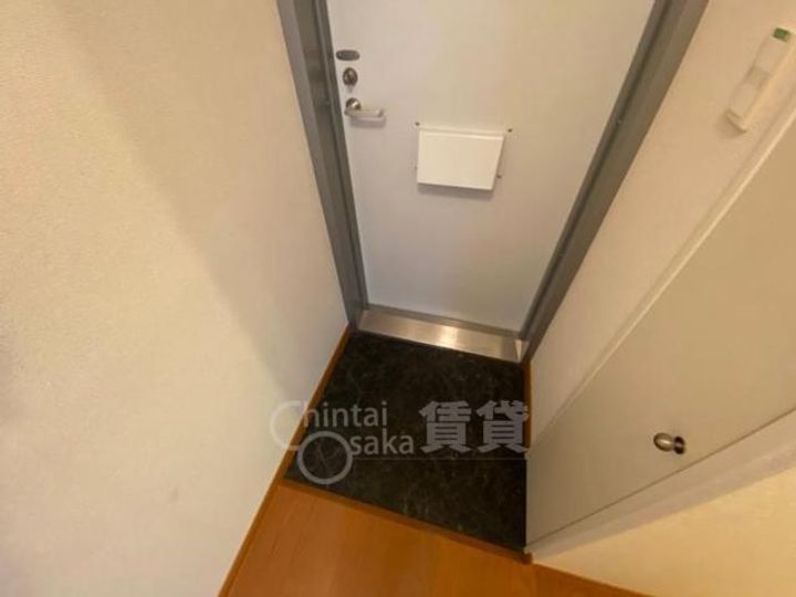 レオパレス櫻根の玄関