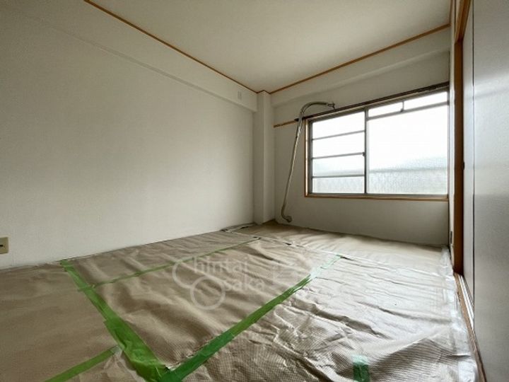 大阪府箕面市船場西2丁目の賃貸マンションの居間