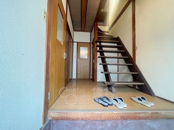 大阪府豊中市曽根西町1丁目(一戸建)の賃貸物件の玄関