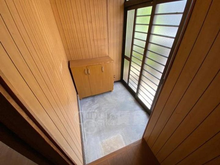 大阪府池田市畑3丁目(一戸建)の賃貸物件の玄関