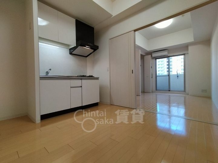 大阪府吹田市江の木町の賃貸マンションの居間