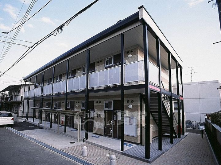 大阪府豊中市千里園2丁目の賃貸アパートの玄関