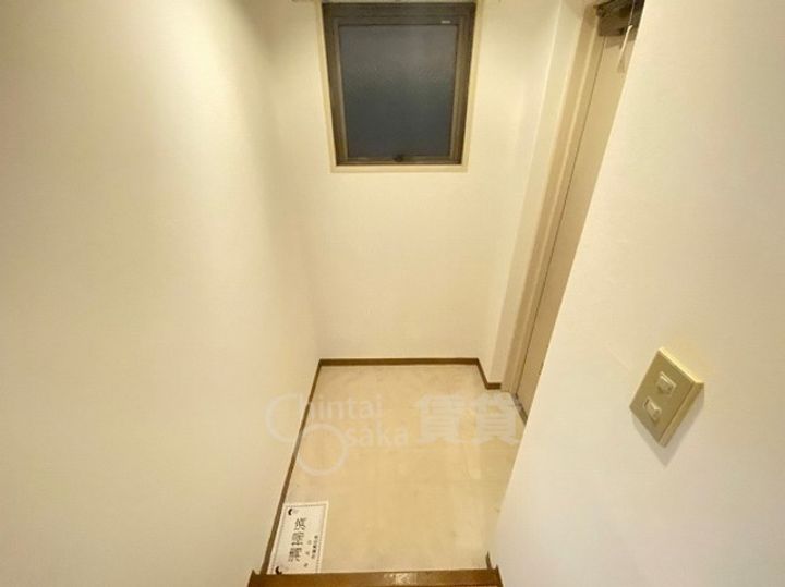 大阪府豊中市待兼山町の賃貸マンションの玄関