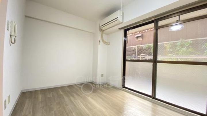 大阪府池田市上池田2丁目の賃貸マンションの居間