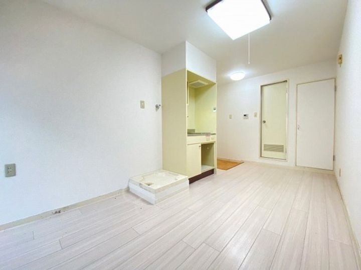 大阪府豊中市螢池東町2丁目の賃貸マンションの居間
