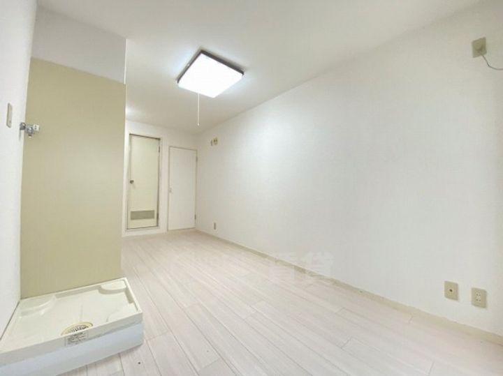 大阪府豊中市螢池東町2丁目の賃貸マンションの居間