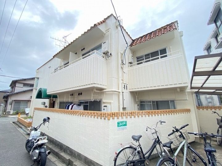 ハイツ蛍池A棟の外観