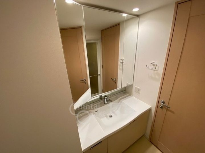 大阪府豊中市南桜塚2丁目の賃貸マンションの内装