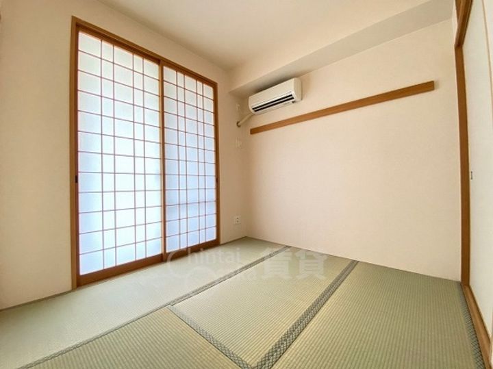 大阪府豊中市南桜塚2丁目の賃貸マンションの居間