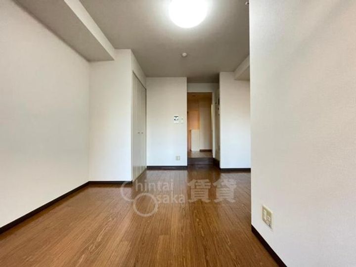 大阪府吹田市朝日町の賃貸マンションの居間