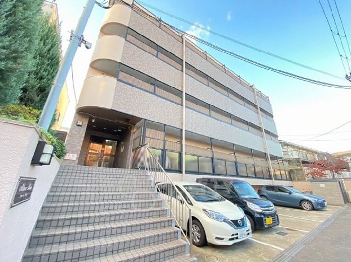 大阪府池田市石橋1丁目の賃貸マンションの外観