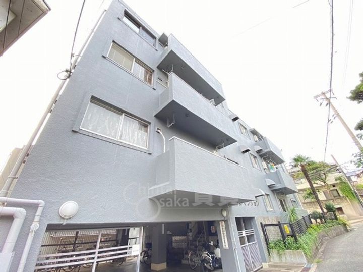 第1尾形マンションの外観