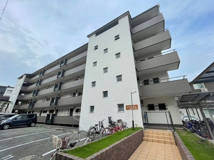 大阪府豊中市岡町南3丁目の賃貸マンションの外観