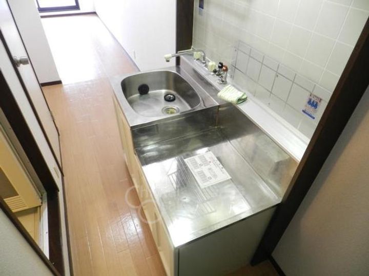 大阪府箕面市箕面5丁目の賃貸アパートのキッチン