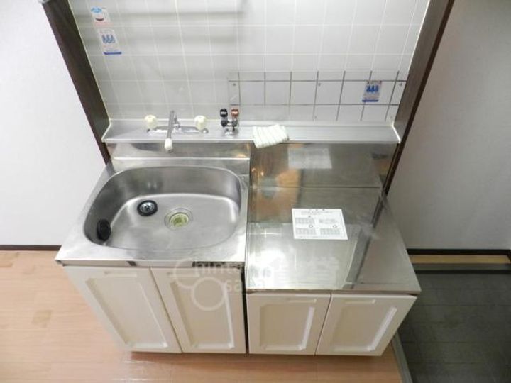 大阪府箕面市箕面5丁目の賃貸アパートのキッチン