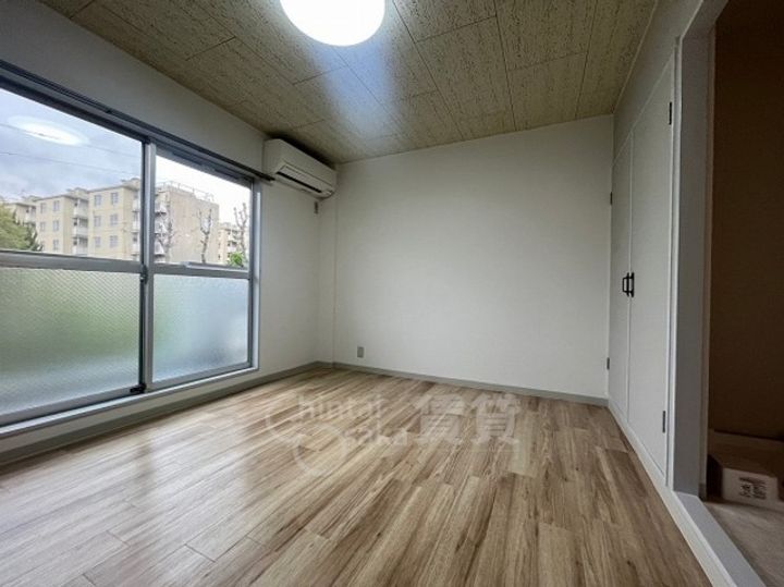 シャルマンリバーの周辺