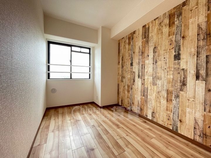 大阪府吹田市新芦屋上の賃貸マンションの居間