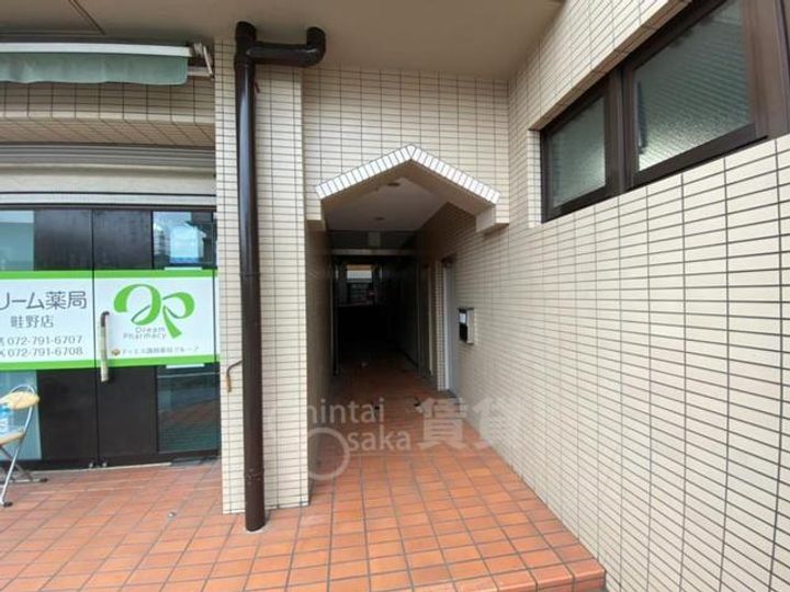 メゾンうねのの玄関