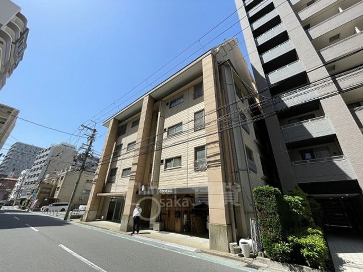 大阪府吹田市広芝町の賃貸マンションの外観