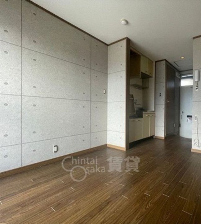 兵庫県川西市花屋敷1丁目の賃貸マンションの居間