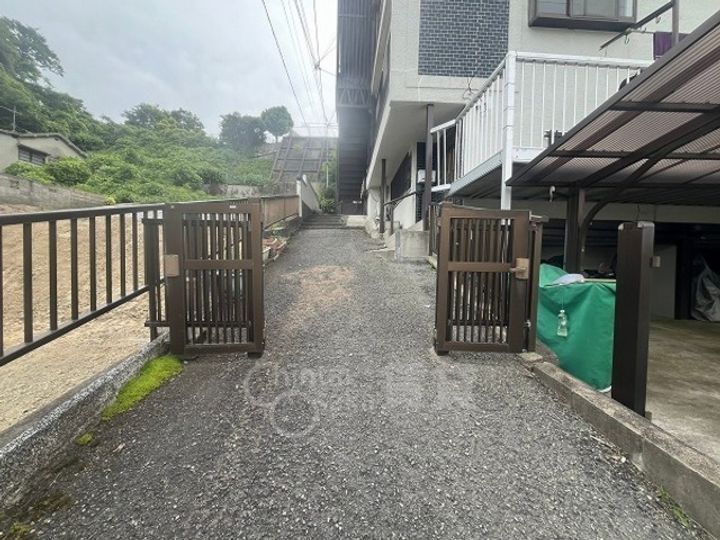 第一マンションの玄関