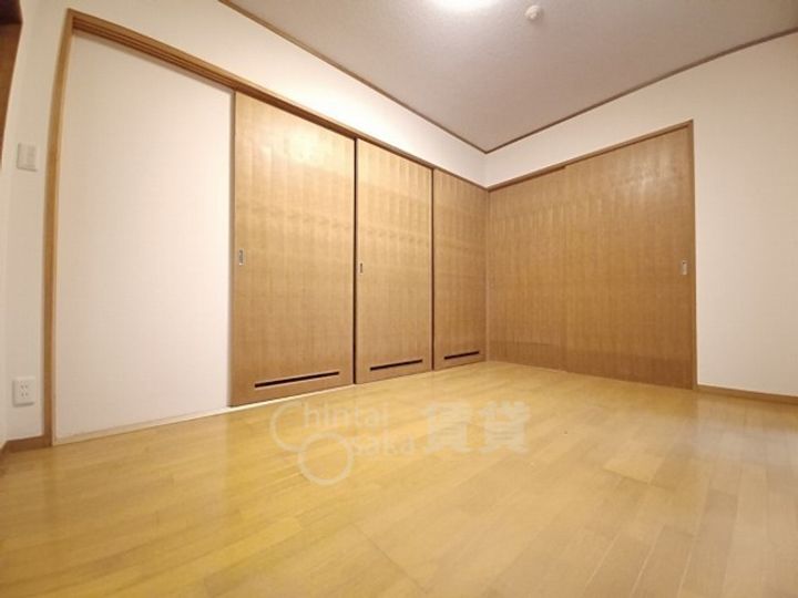 兵庫県川西市花屋敷1丁目の賃貸マンションの寝室