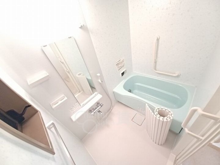 兵庫県川西市花屋敷1丁目の賃貸マンションの風呂