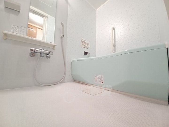 兵庫県川西市花屋敷1丁目の賃貸マンションの風呂
