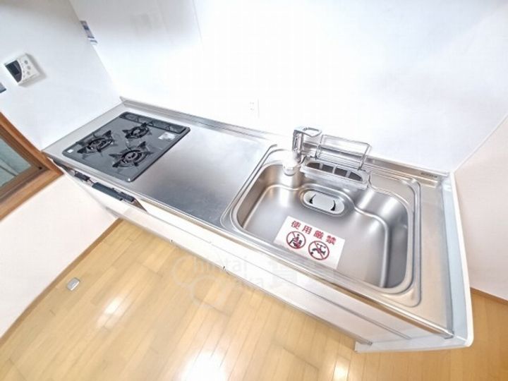兵庫県川西市花屋敷1丁目の賃貸マンションのキッチン