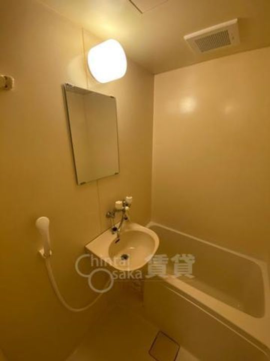 大阪府茨木市南春日丘6丁目の賃貸アパートの風呂