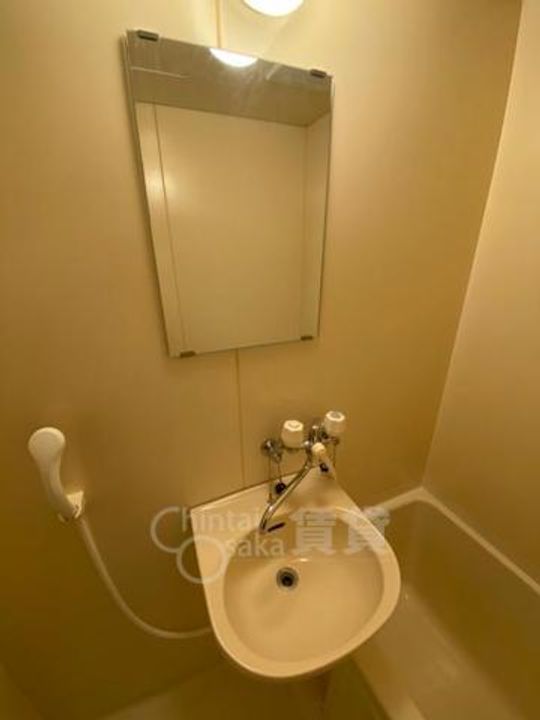 大阪府茨木市南春日丘6丁目の賃貸アパートの内装