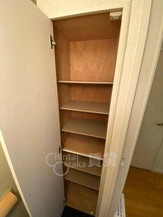 大阪府茨木市南春日丘6丁目の賃貸アパートの内装