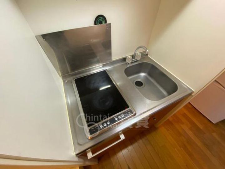 大阪府茨木市南春日丘6丁目の賃貸アパートのキッチン