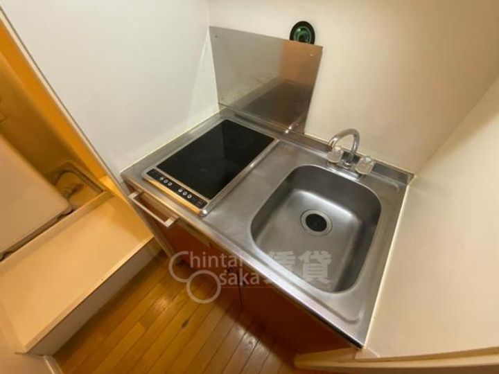 大阪府茨木市南春日丘6丁目の賃貸アパートのキッチン