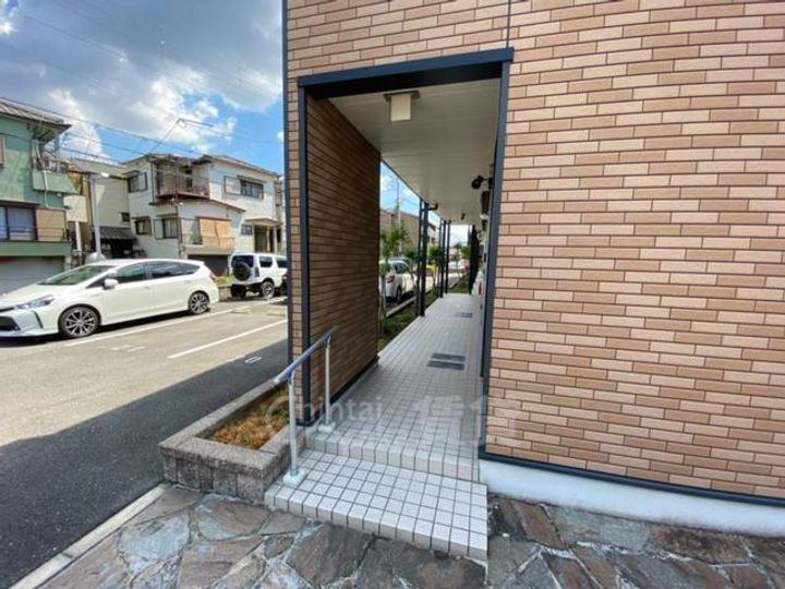 リバーサイド1の玄関